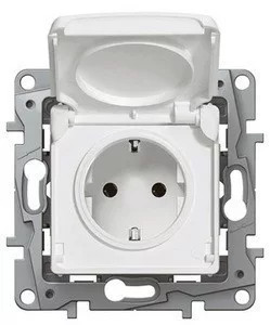 NiloéStep 162 dugalj fehér IP44 süllyesztett rugós LEGRAND 863123