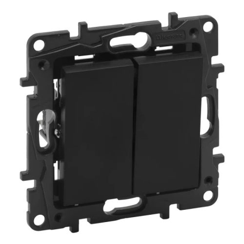 NiloéStep 105 2x1P csillárkapcsoló betét közp. fedéllel fekete süllyesztett rugós IP20 LEGRAND 863505